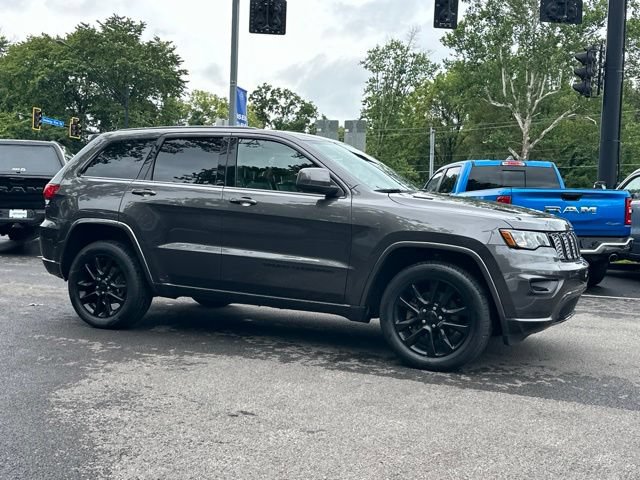 Used 2021 Jeep Grand Cherokee Laredo X AWD/4WD image 18