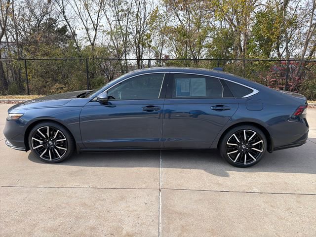 Used 2025 Honda Accord Touring image 2