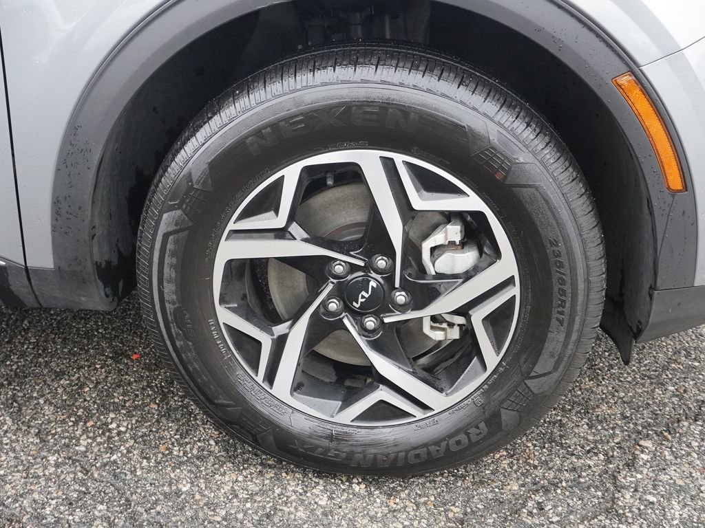 Used 2024 Kia Sportage LX image 17