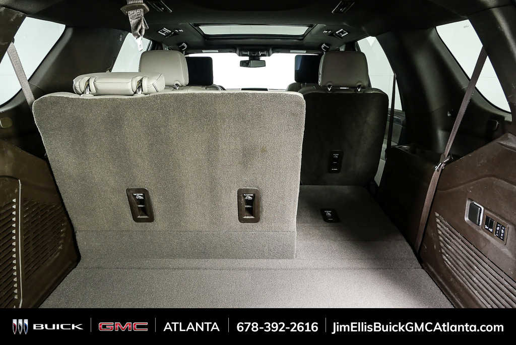 Used 2021 GMC Yukon SLT w/ SLT Premium Package image 35