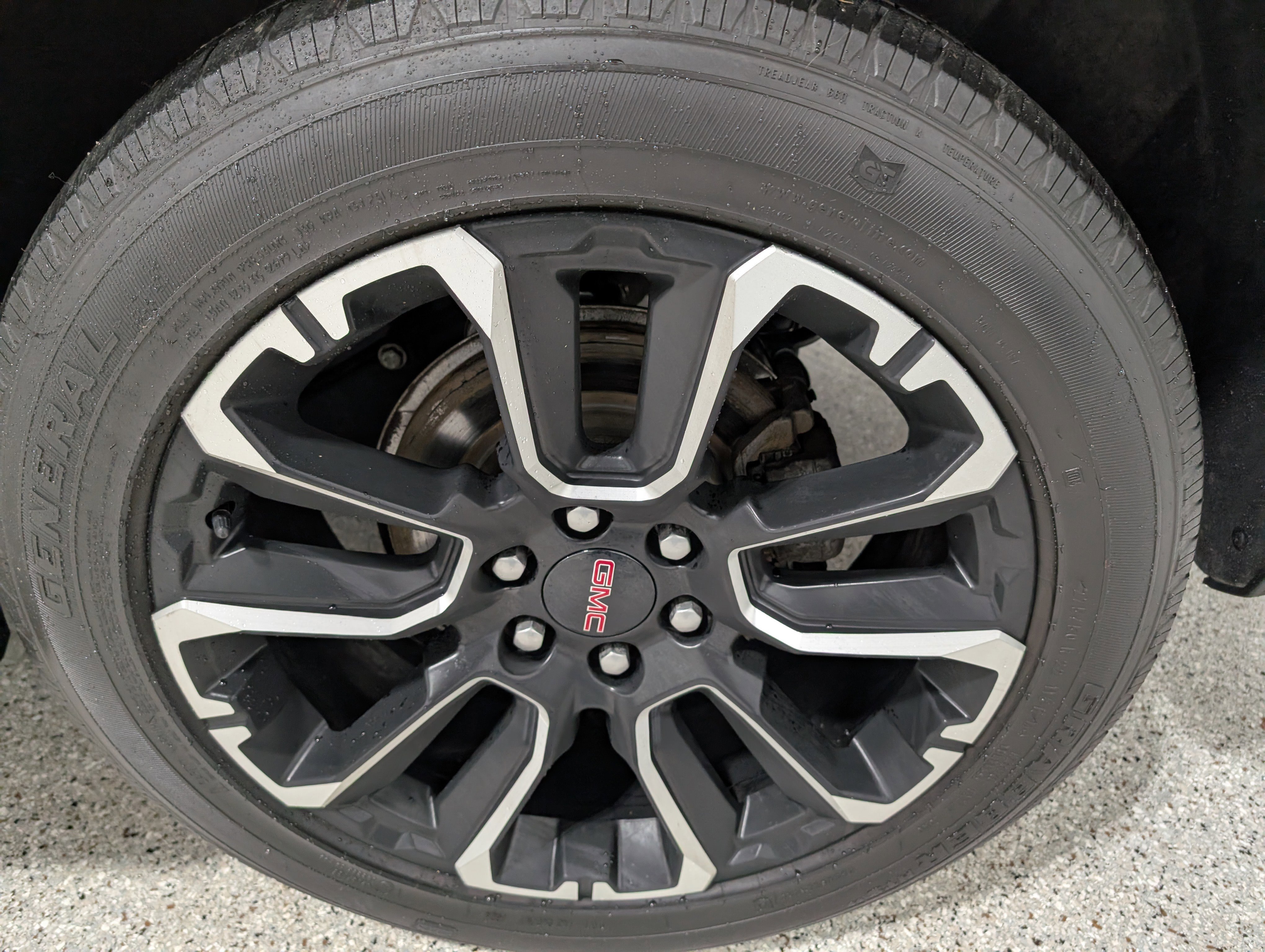 Used 2023 GMC Yukon XL Denali w/ Advanced Technology Package image 12