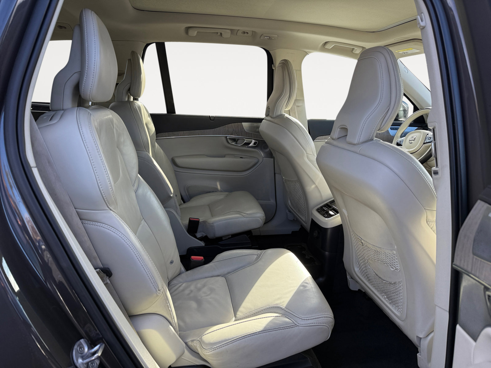 Used 2023 Volvo XC90 T8 Ultimate w/ Protection Package Premier image 18