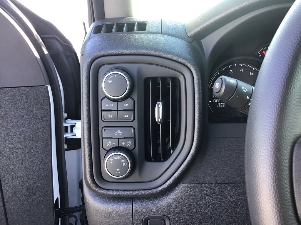 Used 2026 Chevrolet Silverado 1500 Custom Trail Boss w/ Turbomax Blackout Package image 33