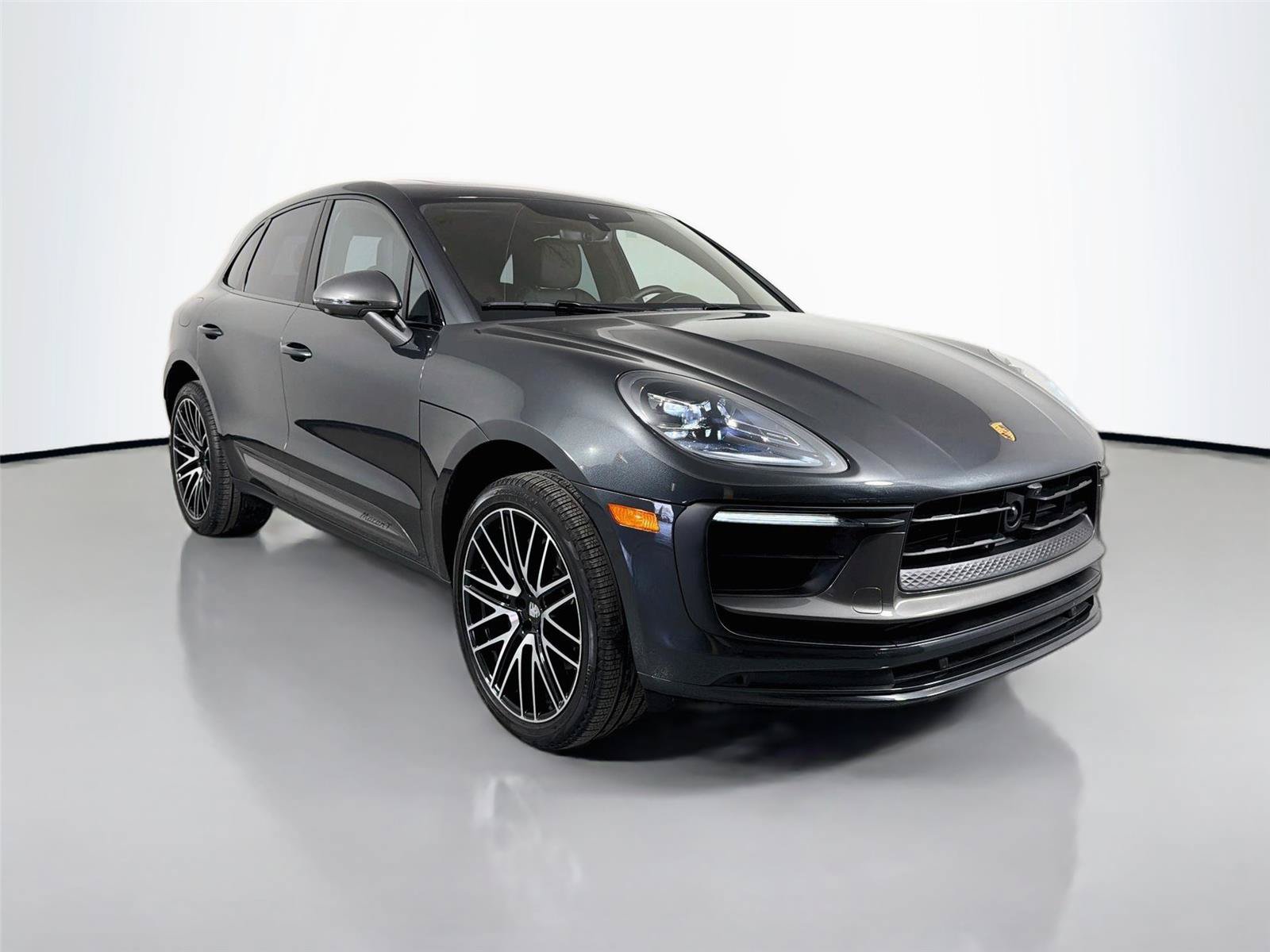 Certified 2026 Porsche Macan Turbo AWD/4WD image 9
