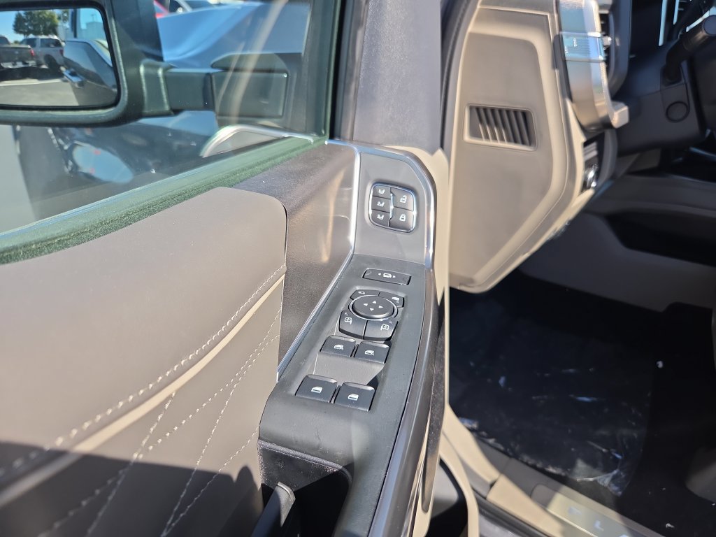New 2027 Ford F250 Platinum w/ Platinum Plus Package AWD/4WD image 23