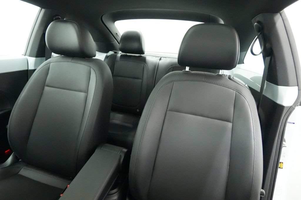 Used 2018 Volkswagen Beetle 2.0T SE FWD image 14