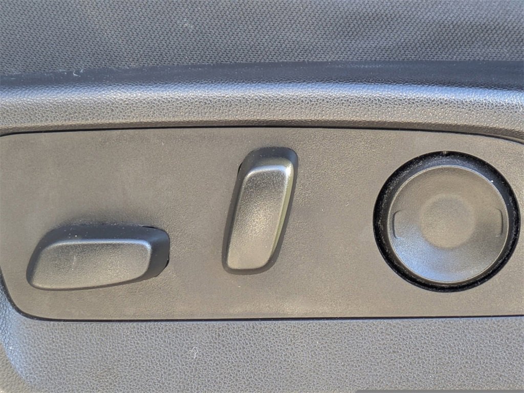 Used 2023 Chevrolet Silverado 1500 LT image 20