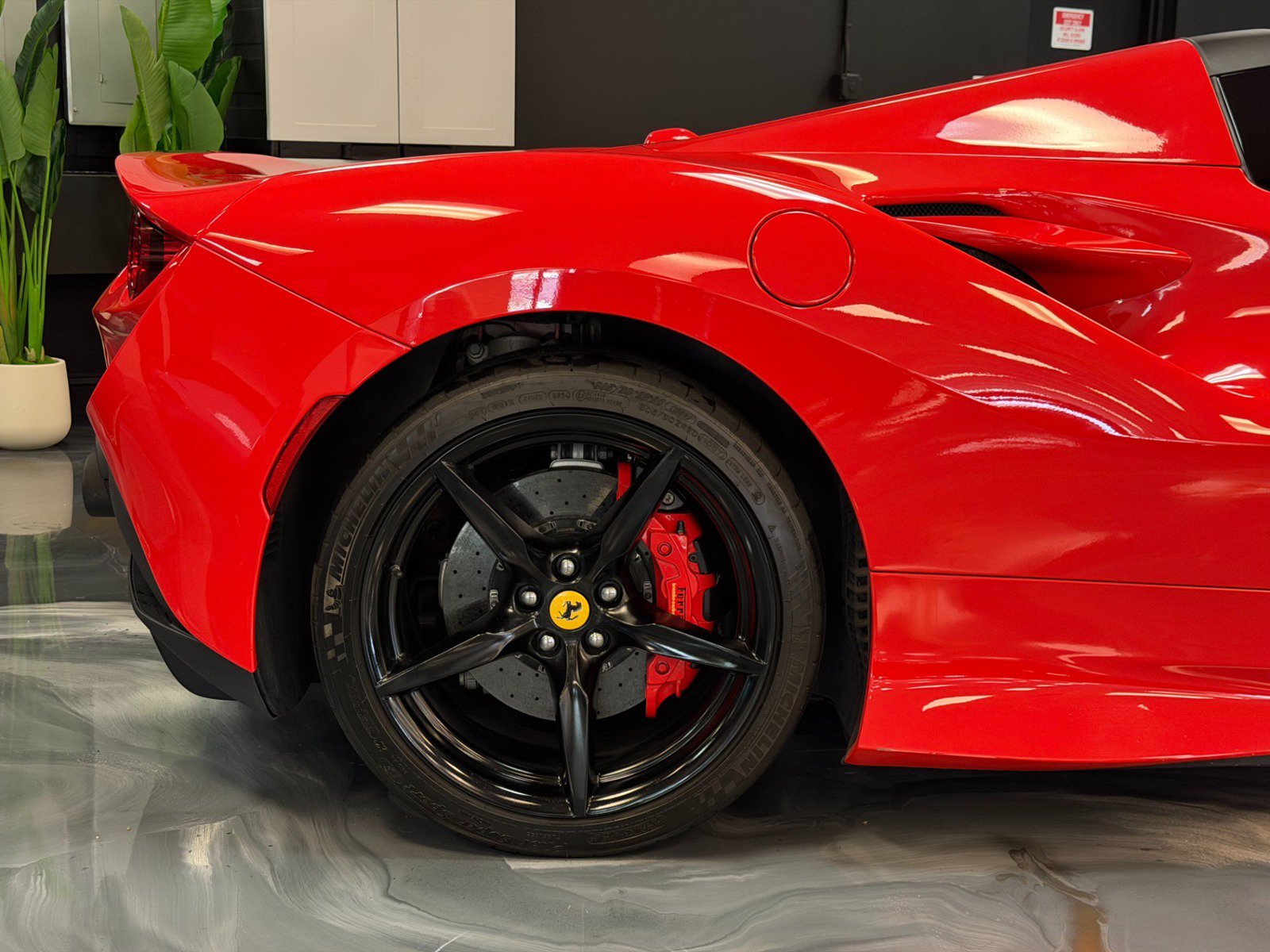 Used 2021 Ferrari F8 Tributo RWD image 14