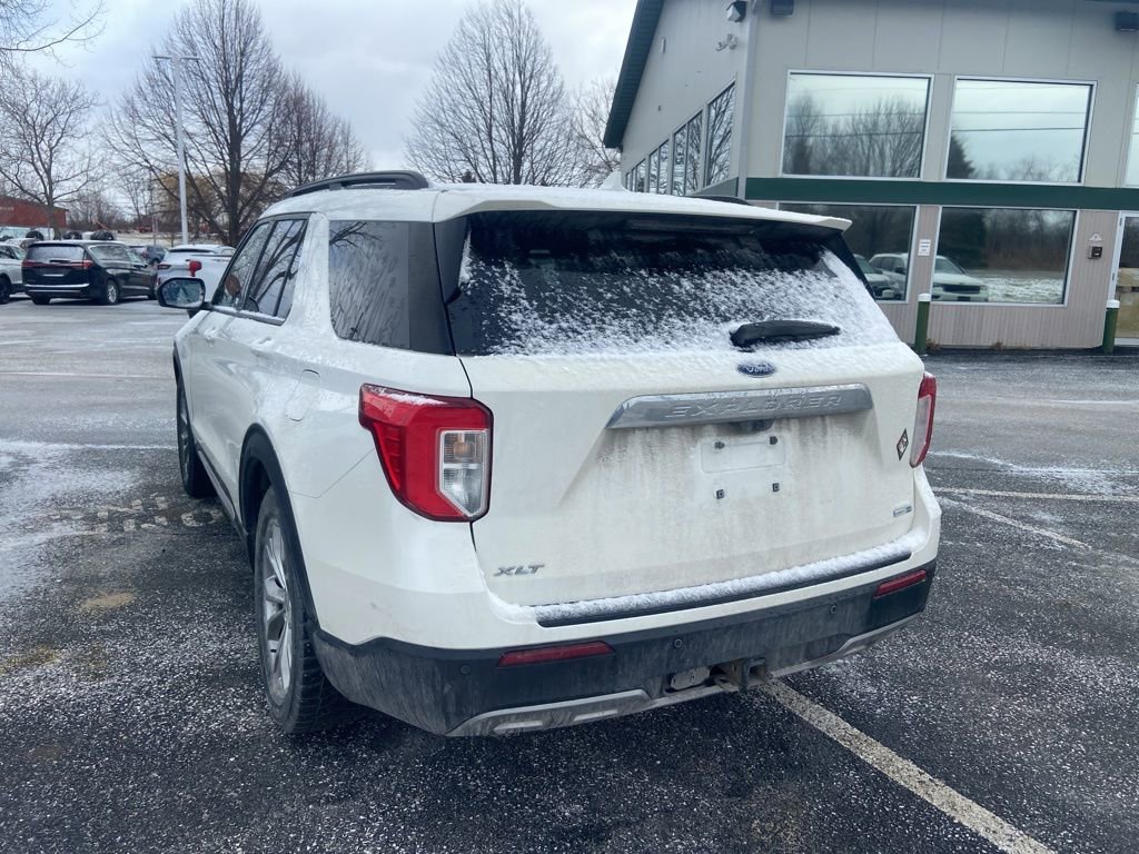 Used 2020 Ford Explorer XLT w/ Equipment Group 202A image 4