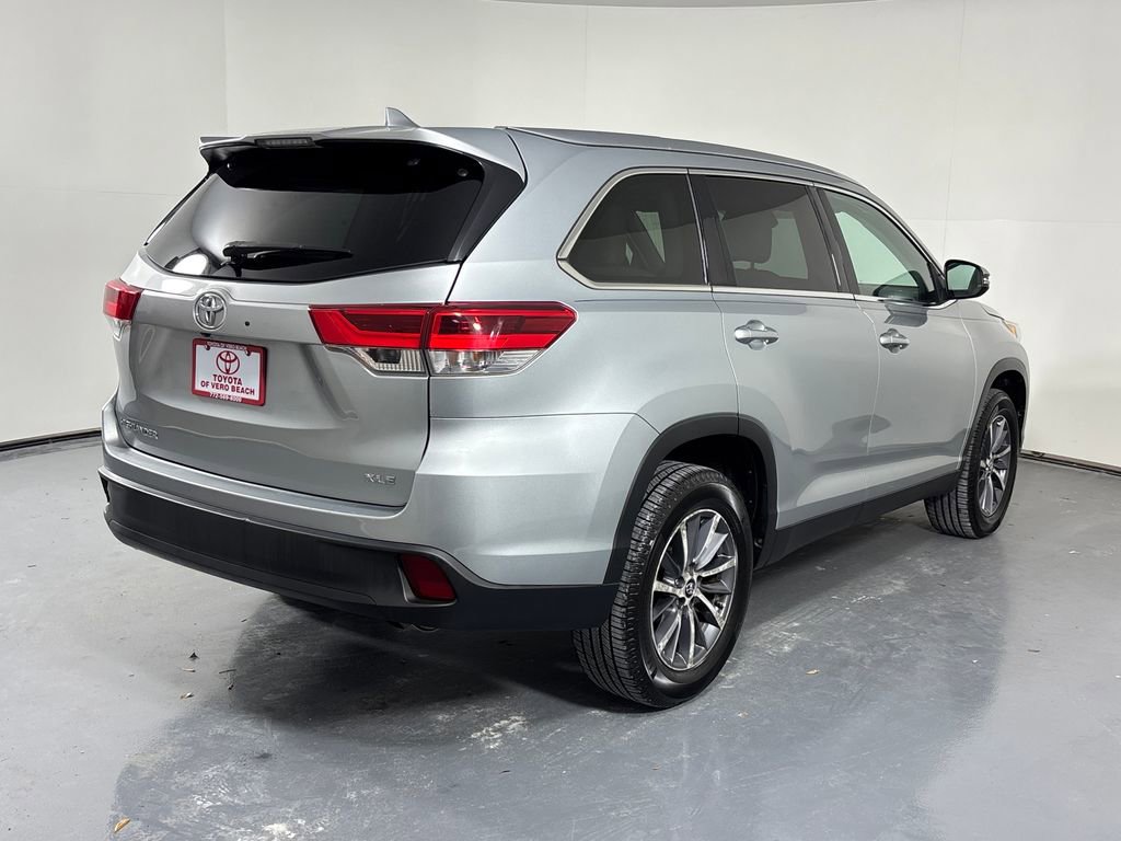 Certified 2019 Toyota Highlander XLE image 6