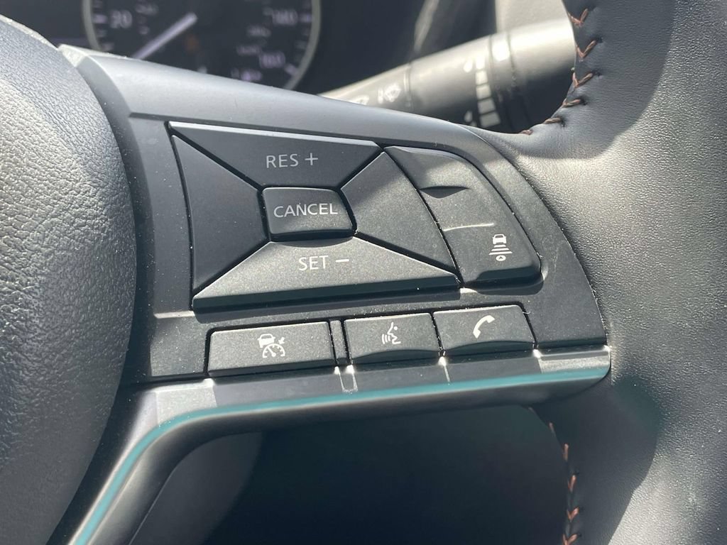Used 2025 Nissan Sentra SR FWD image 22