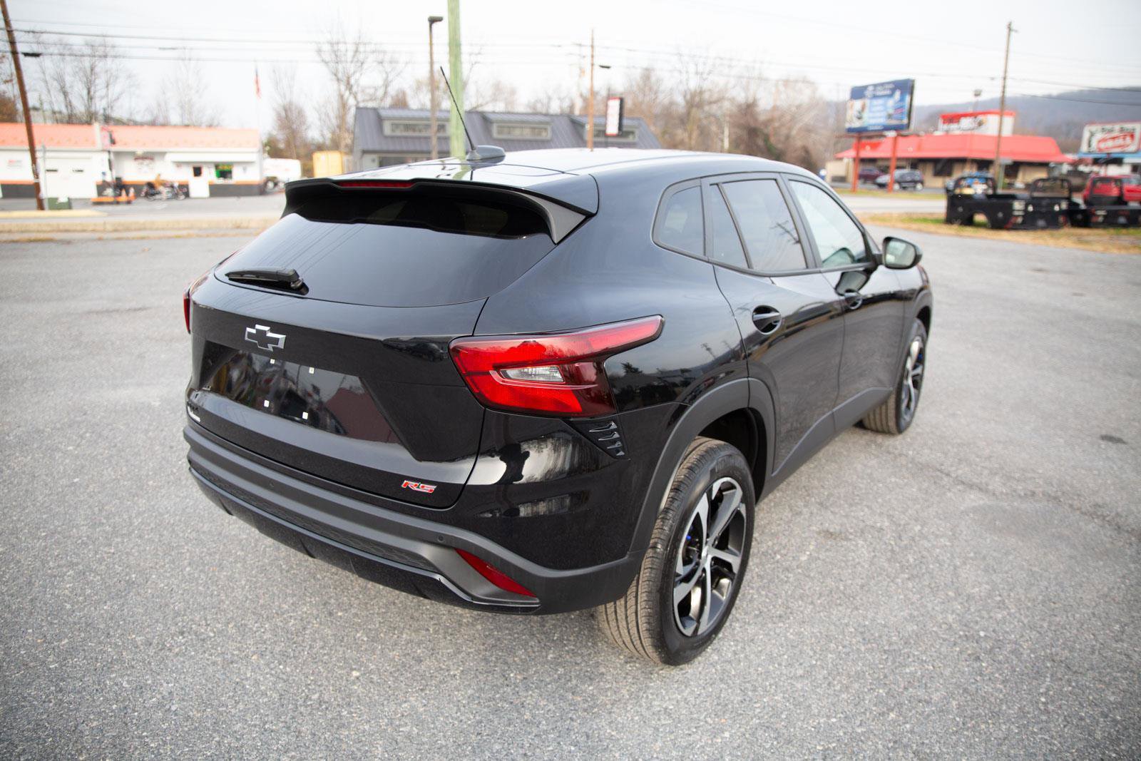 Certified 2024 Chevrolet Trax RS w/ Driver Confidence Package image 3