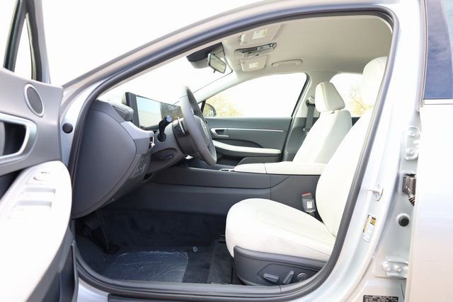 New 2026 Hyundai Sonata SEL FWD image 11