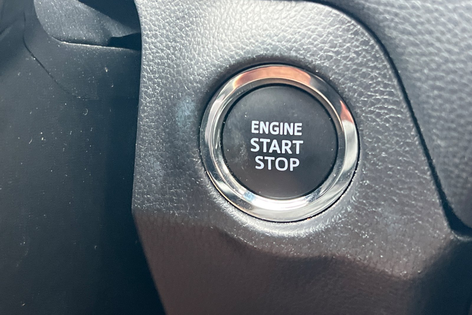 Used 2025 Toyota RAV4 XLE AWD/4WD image 25