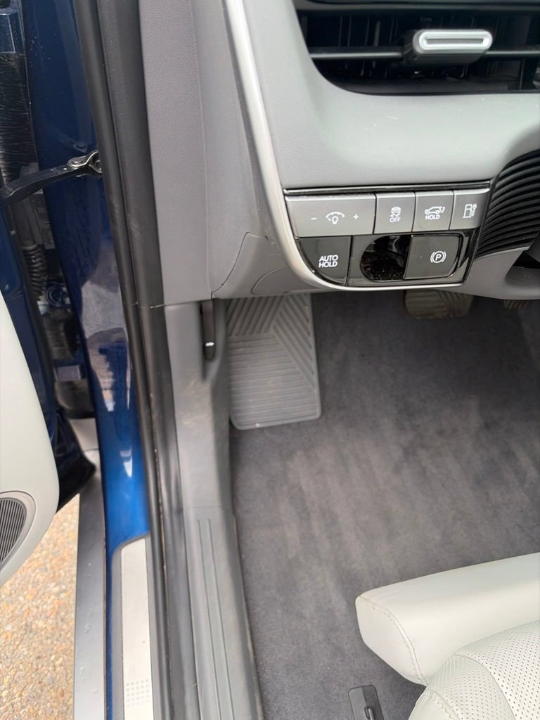 Used 2026 Hyundai Ioniq 5 Limited AWD/4WD image 12