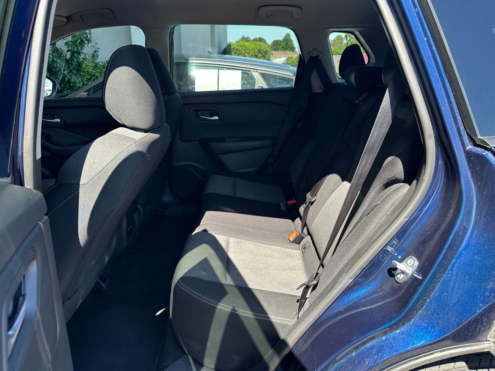 Used 2025 Nissan Rogue SV AWD/4WD image 28