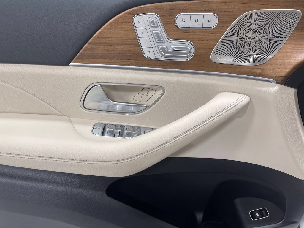 Used 2024 Mercedes-Benz GLS 450 4MATIC image 18