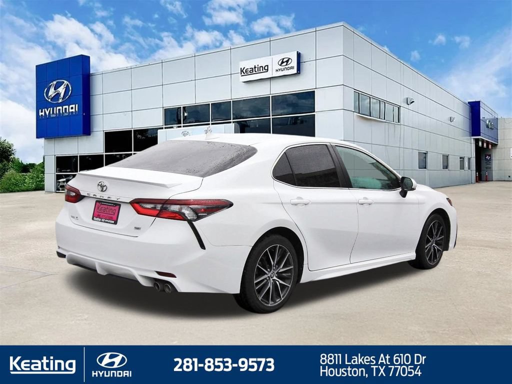 Used 2023 Toyota Camry SE FWD image 5