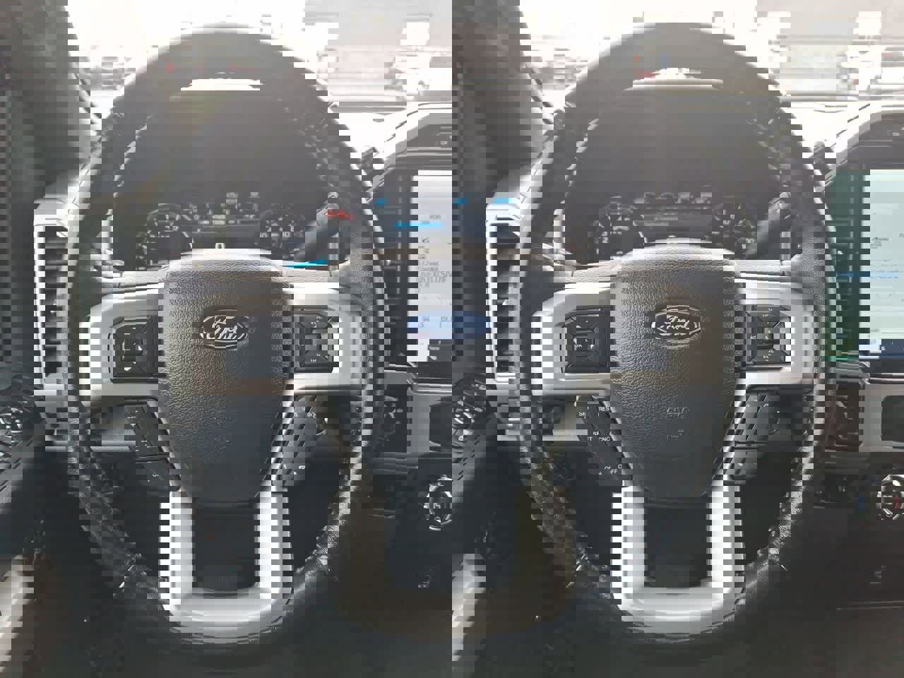 Used 2022 Ford F250 Lariat w/ Black Appearance Package image 22