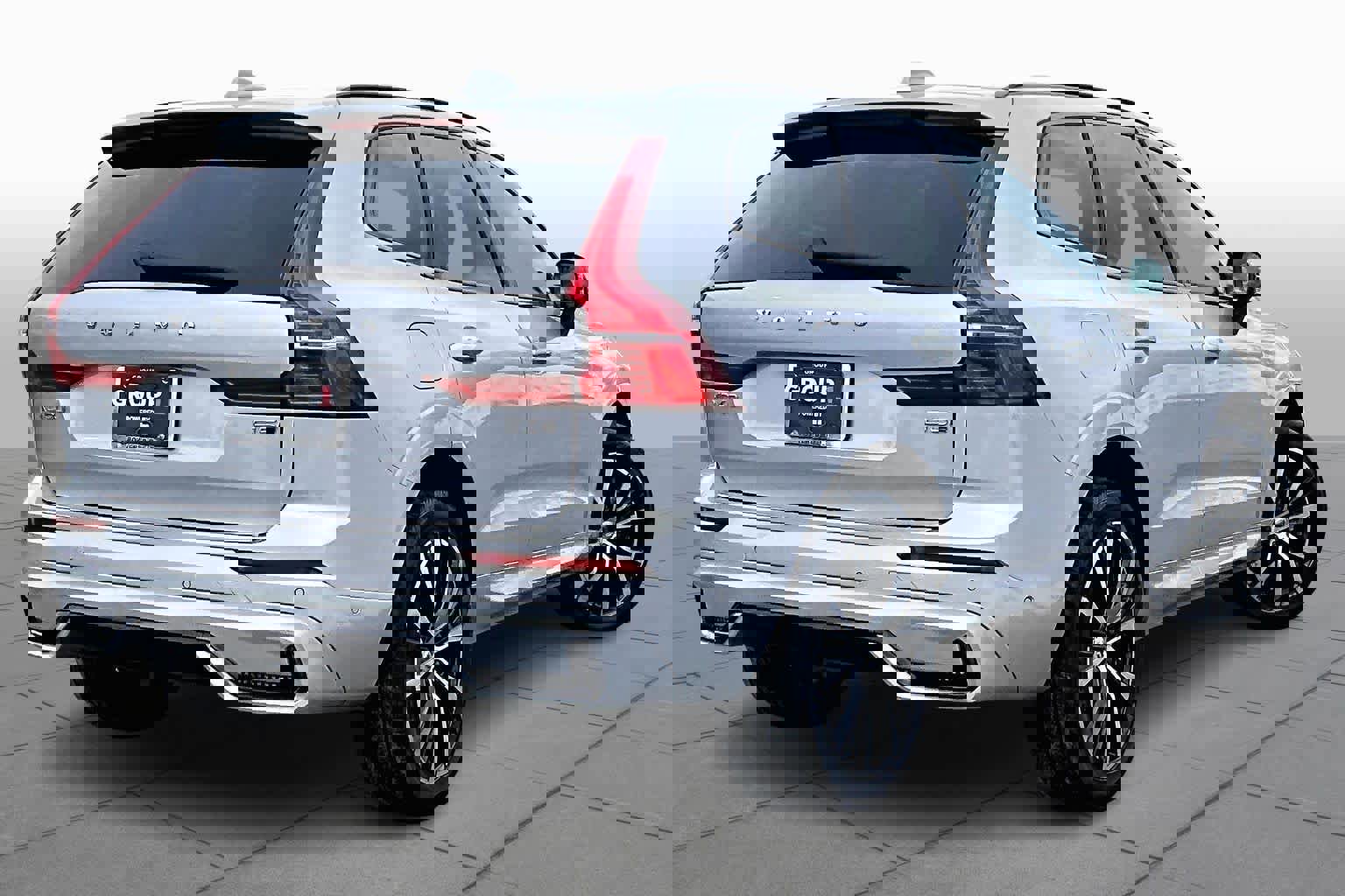 Certified 2023 Volvo XC60 B5 Plus w/ Climate Package image 13