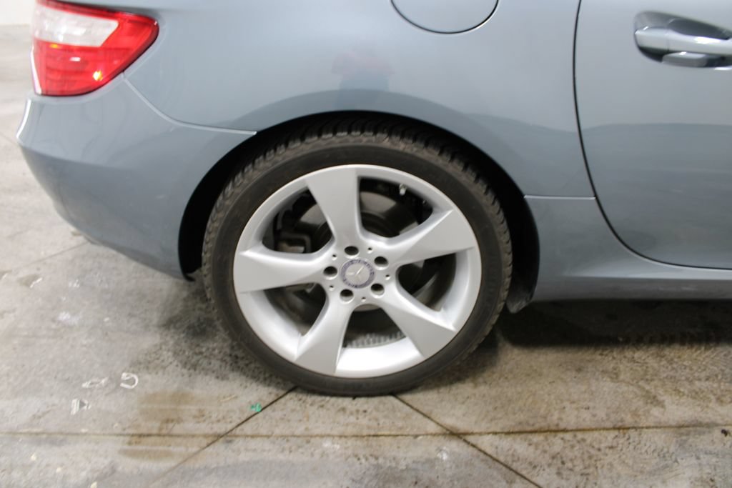 Used 2012 Mercedes-Benz SLK 350 image 31