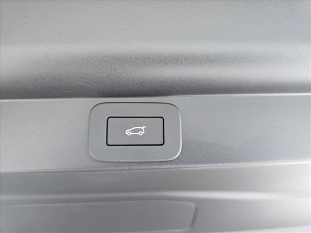 New 2025 Land Rover Range Rover Long Wheelbase SE image 13