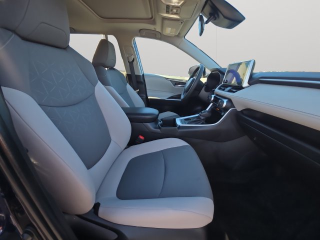 Used 2023 Toyota RAV4 XLE w/ Convenience Package AWD/4WD image 15