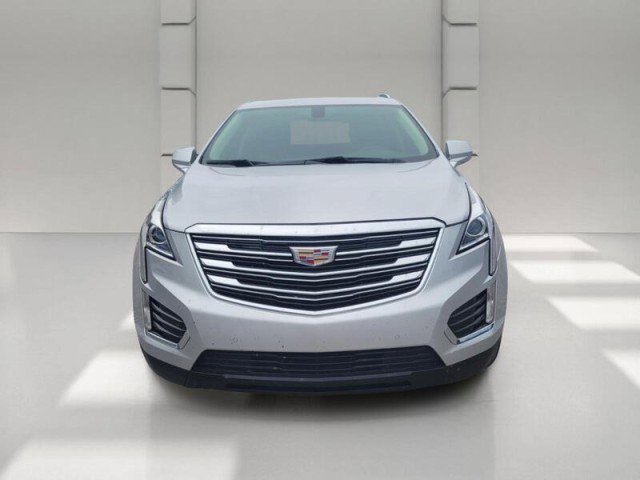 Used 2017 Cadillac XT5 Luxury FWD image 2