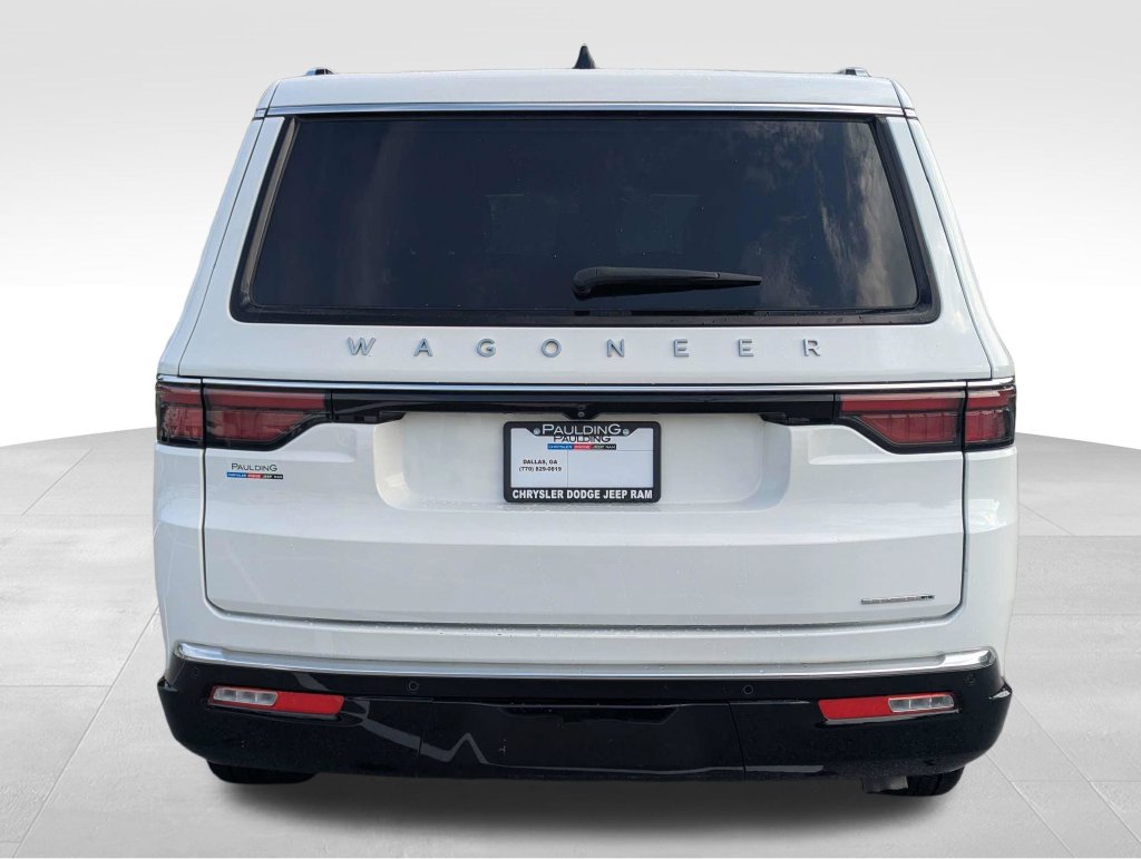 Used 2024 Jeep Wagoneer L Series II w/ Flexible Seating Group AWD/4WD image 5