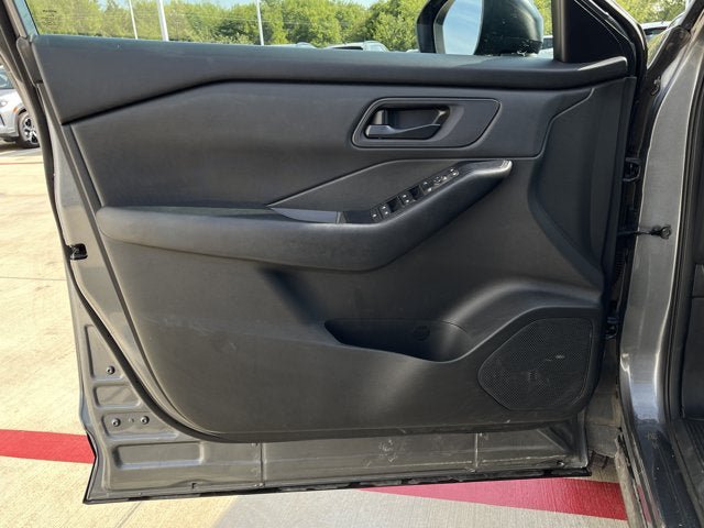 Used 2024 Nissan Rogue S FWD image 9