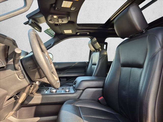 Used 2020 Ford Expedition XLT w/ Equipment Group 202A AWD/4WD image 17
