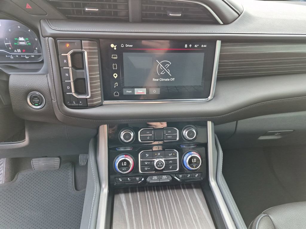 Used 2024 GMC Yukon Denali w/ Advanced Technology Package AWD/4WD image 26