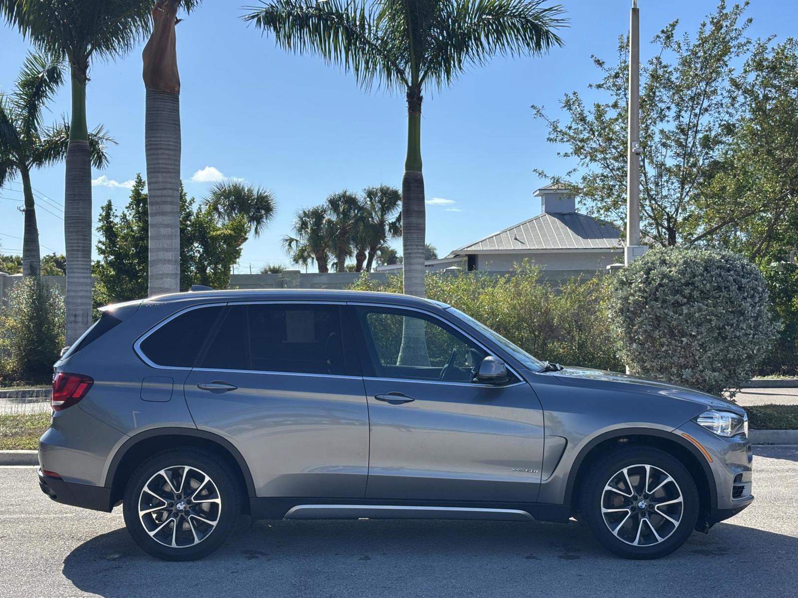 Used 2017 BMW X5 xDrive50i AWD/4WD image 5