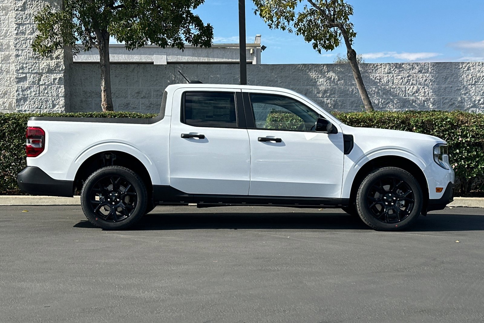 New 2025 Ford Maverick XLT w/ XLT Luxury Package image 3