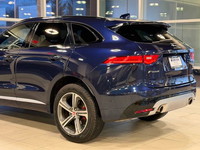 Used 2018 Jaguar F-PACE S image 12
