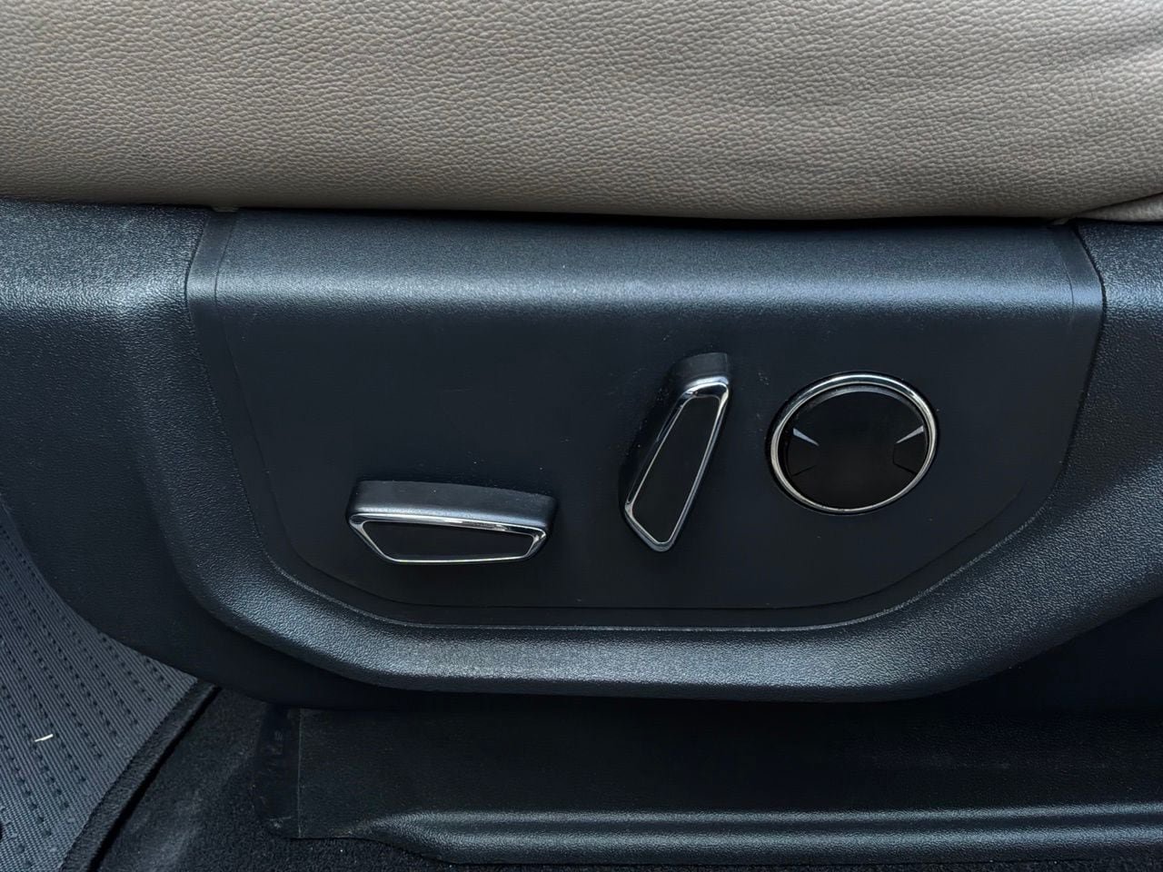 Used 2024 Ford Expedition Limited RWD image 11