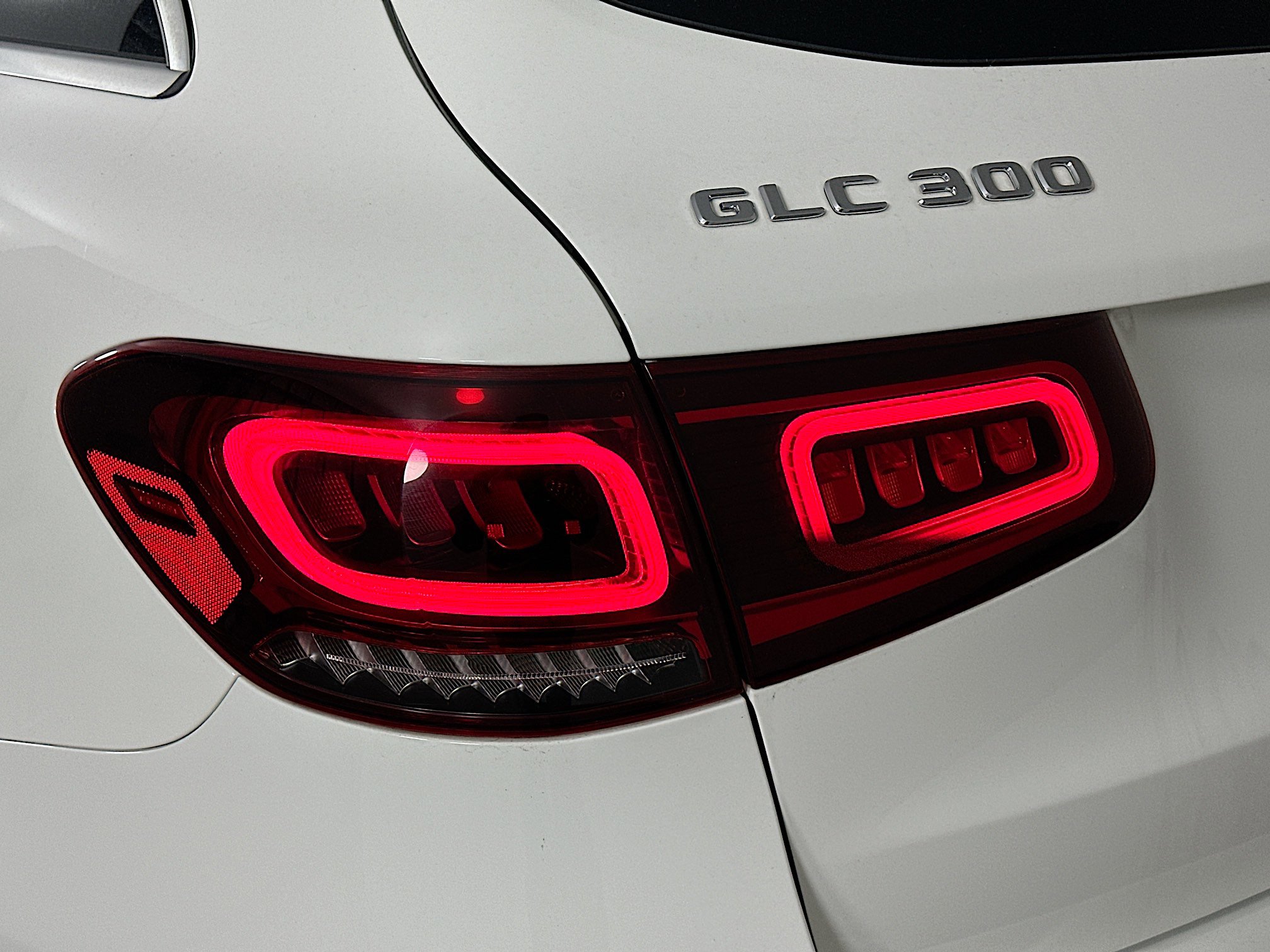 Used 2022 Mercedes-Benz GLC 300 4MATIC w/ Premium Package Lite image 40