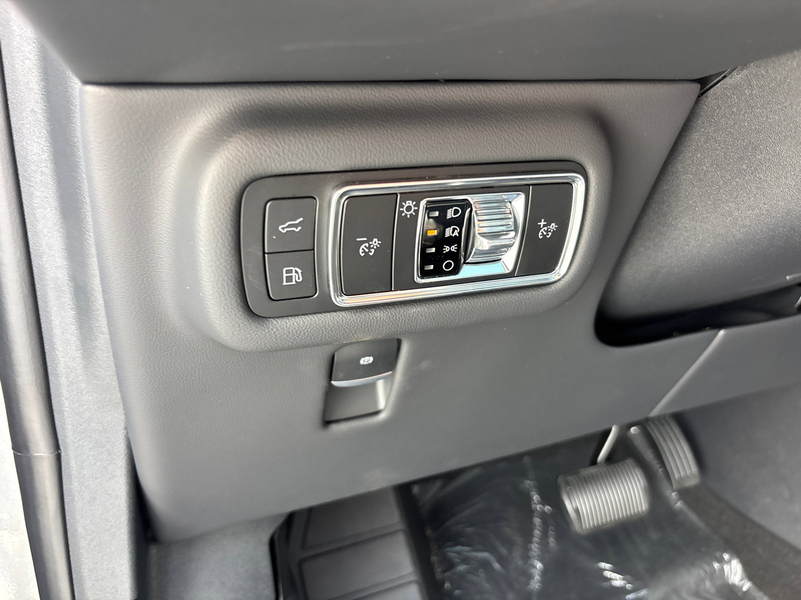 New 2025 Lincoln Nautilus Premier w/ Equipment Group 102A image 14