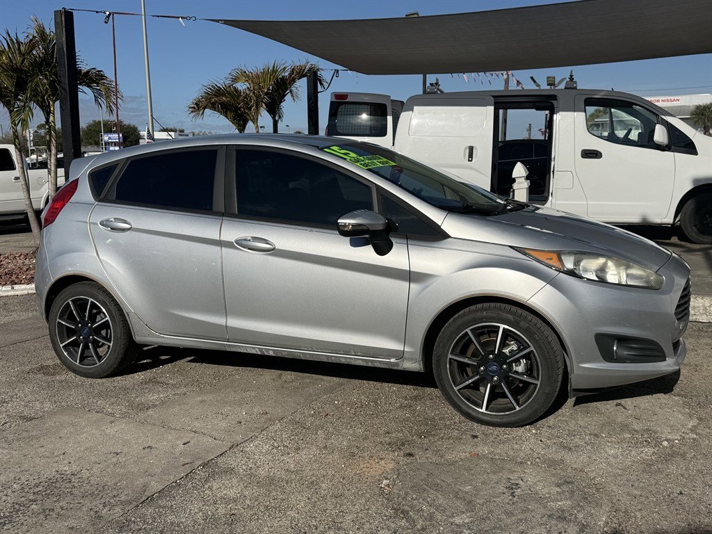 Used 2015 Ford Fiesta SE w/ Equipment Group 201A image 5