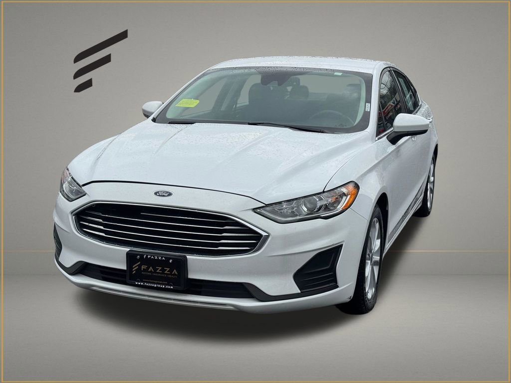 Used 2020 Ford Fusion SE image 1