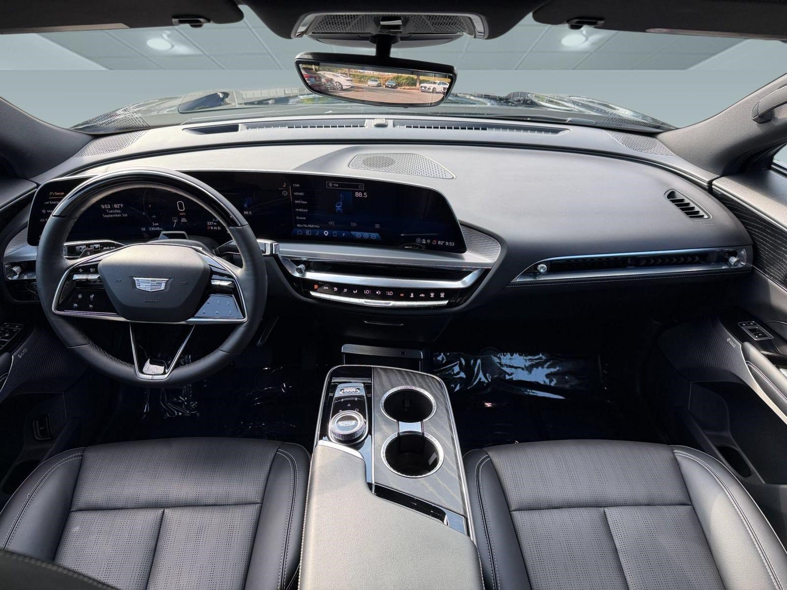 Used 2023 Cadillac Lyriq 2WD image 15