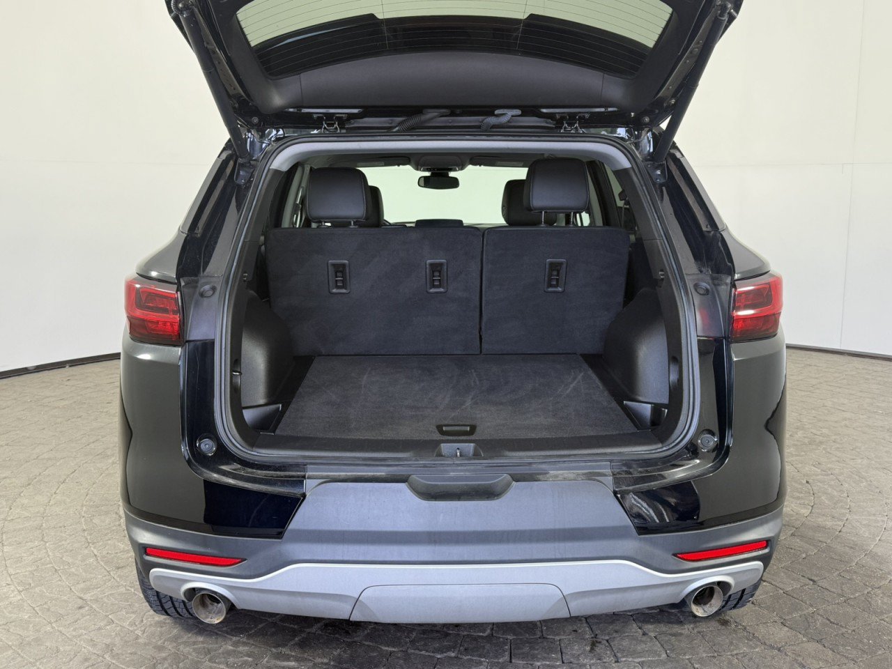 Used 2023 Chevrolet Blazer LT FWD image 7