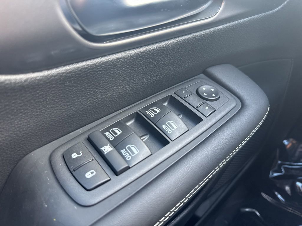 New 2026 Chrysler Pacifica Select w/ S Appearance Package FWD image 9