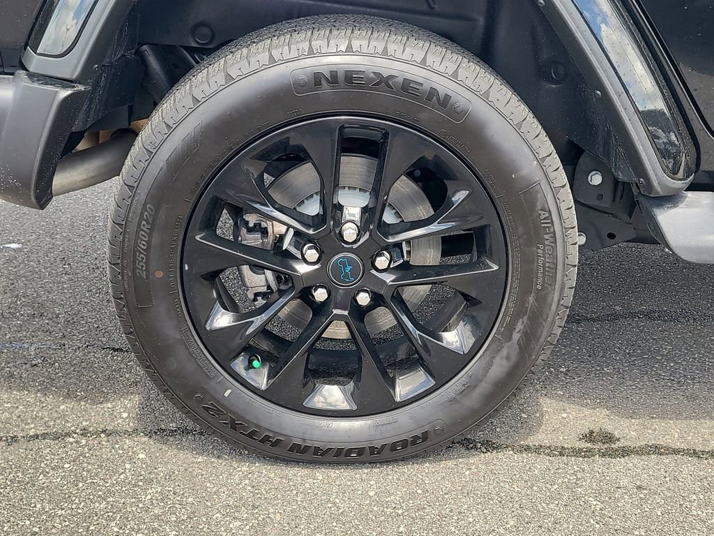 Used 2025 Jeep Wrangler Unlimited Sahara image 5