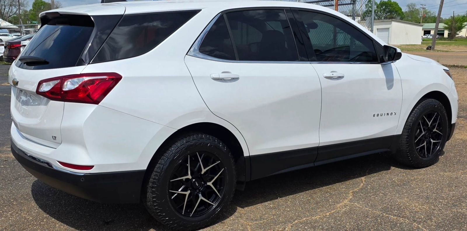 Used 2020 Chevrolet Equinox LT image 3