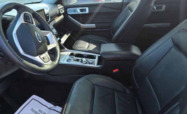 Used 2022 Ford Explorer Limited w/ Equipment Group 301A AWD/4WD image 4