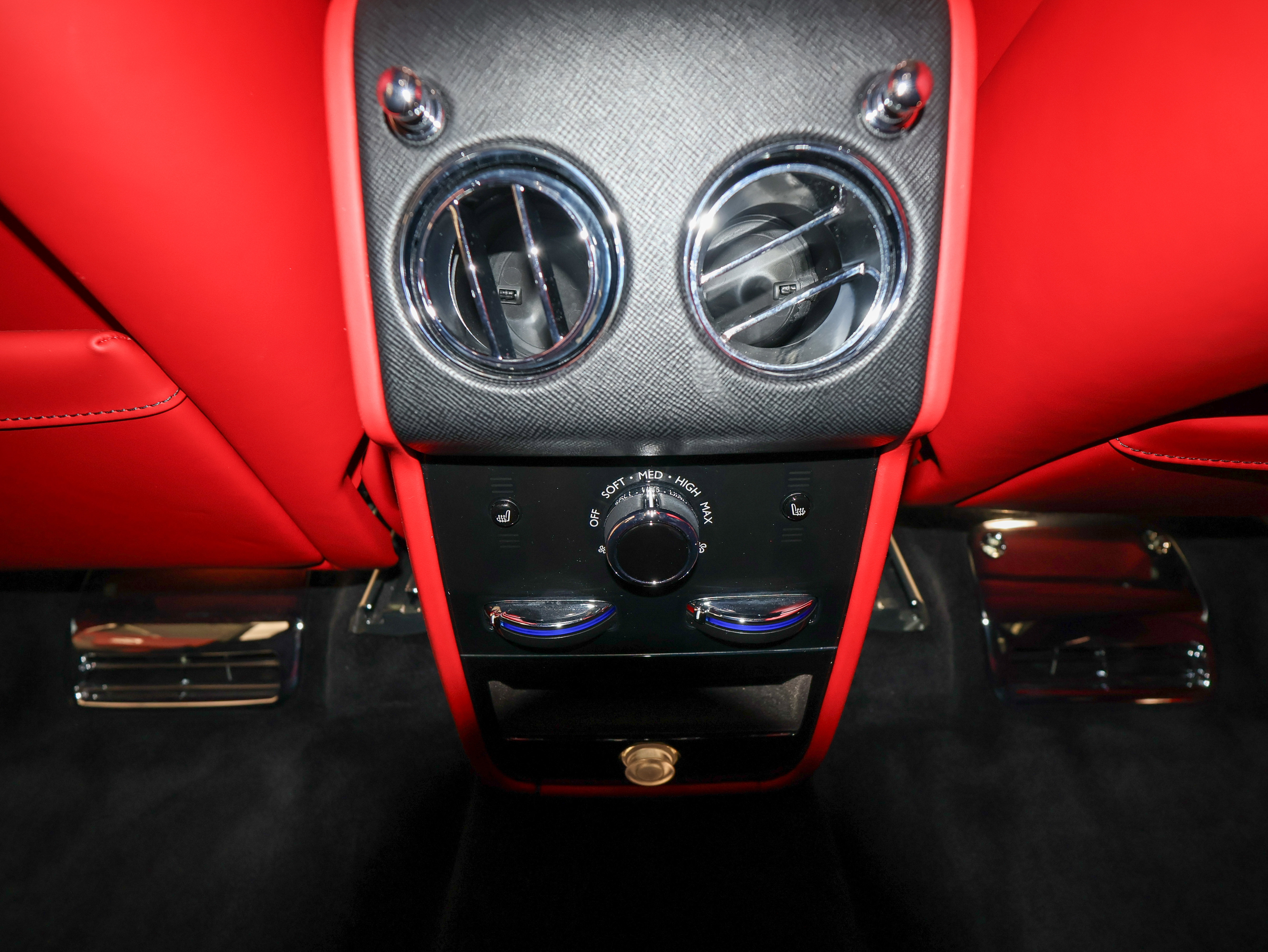 Used 2023 Rolls-Royce Cullinan image 34