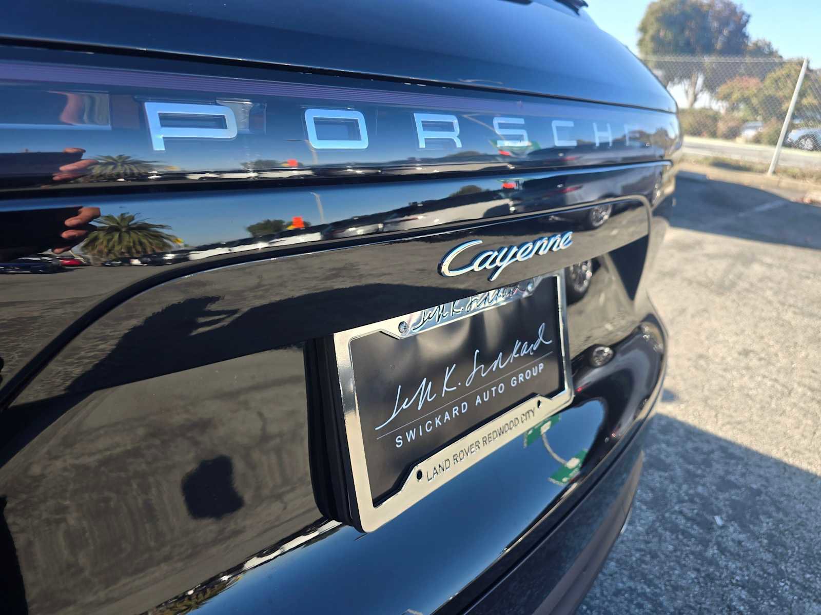 Used 2023 Porsche Cayenne Platinum Edition image 16