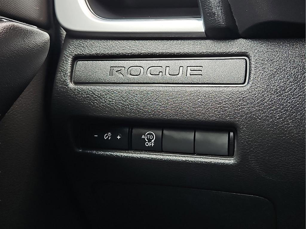 Used 2024 Nissan Rogue S FWD image 15