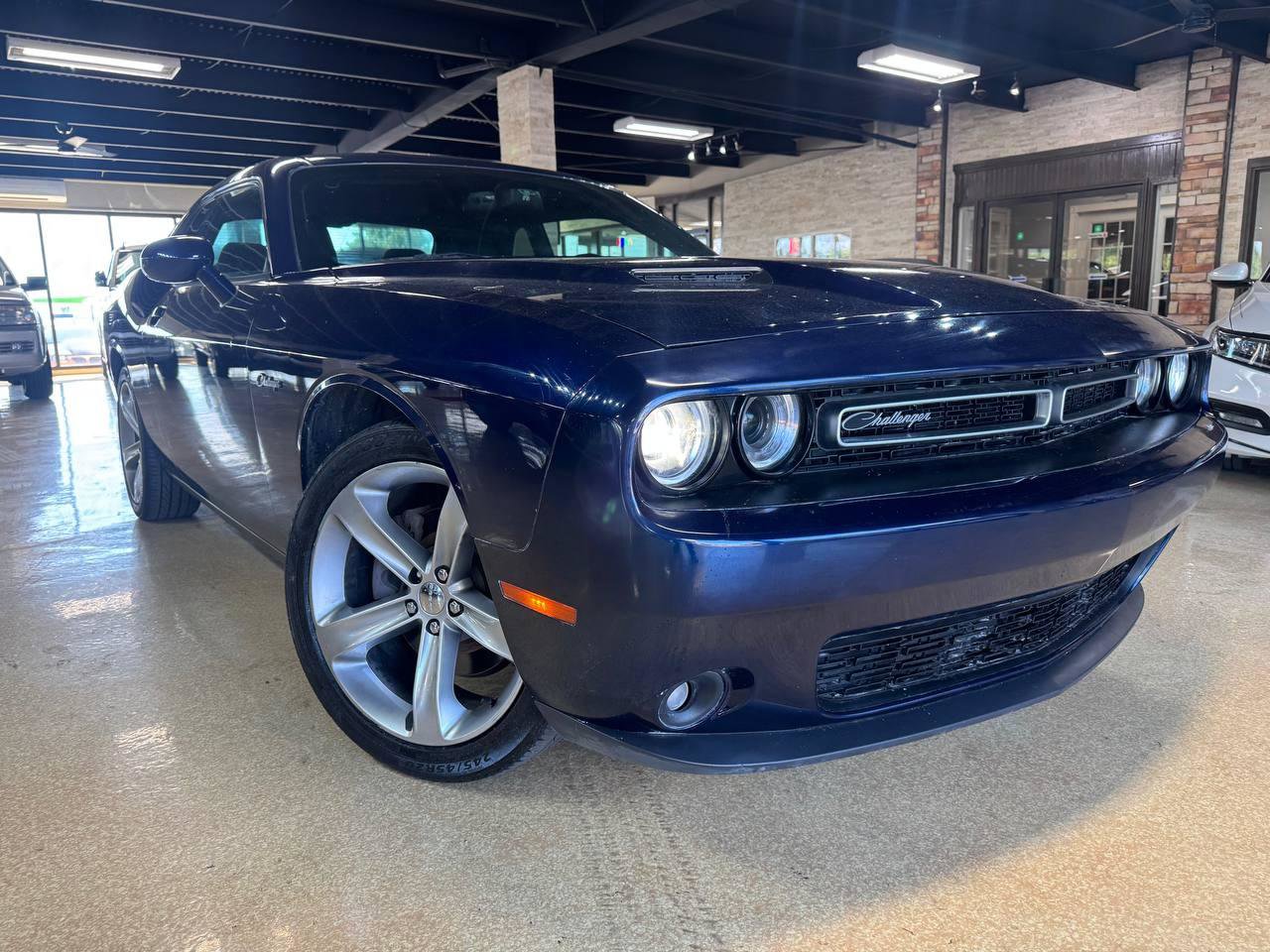 Used 2015 Dodge Challenger SXT w/ Super Sport Group (SS/T) RWD image 1